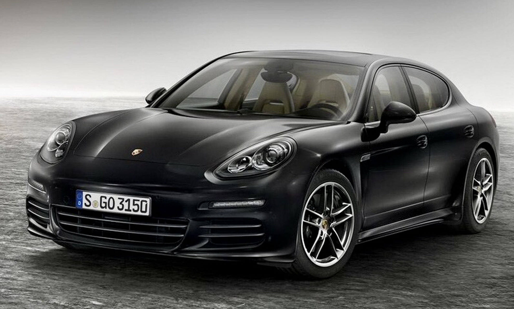 这应该是第一代的保时捷帕拉梅拉吧?喜欢那时候的尾灯