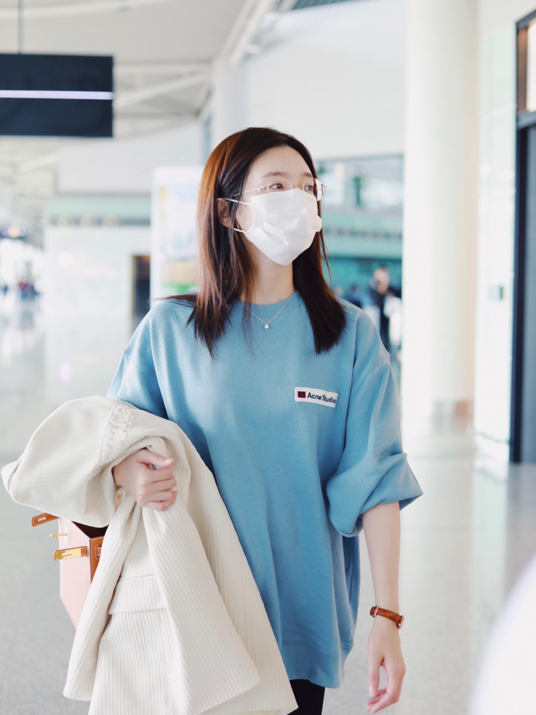 我今天看到江疏影的机场造型啦!