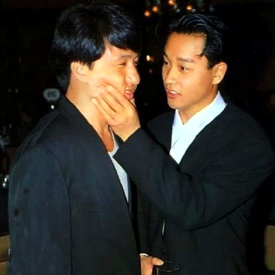 张国荣之所以受人爱戴,不单是因为他塑造角色经典,歌曲唱的好,更重要