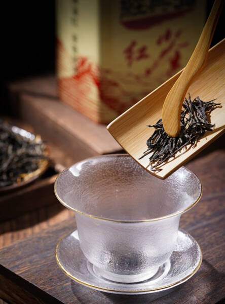 凤牌红茶:夏日炎炎何所寻?一杯滇红解暑心