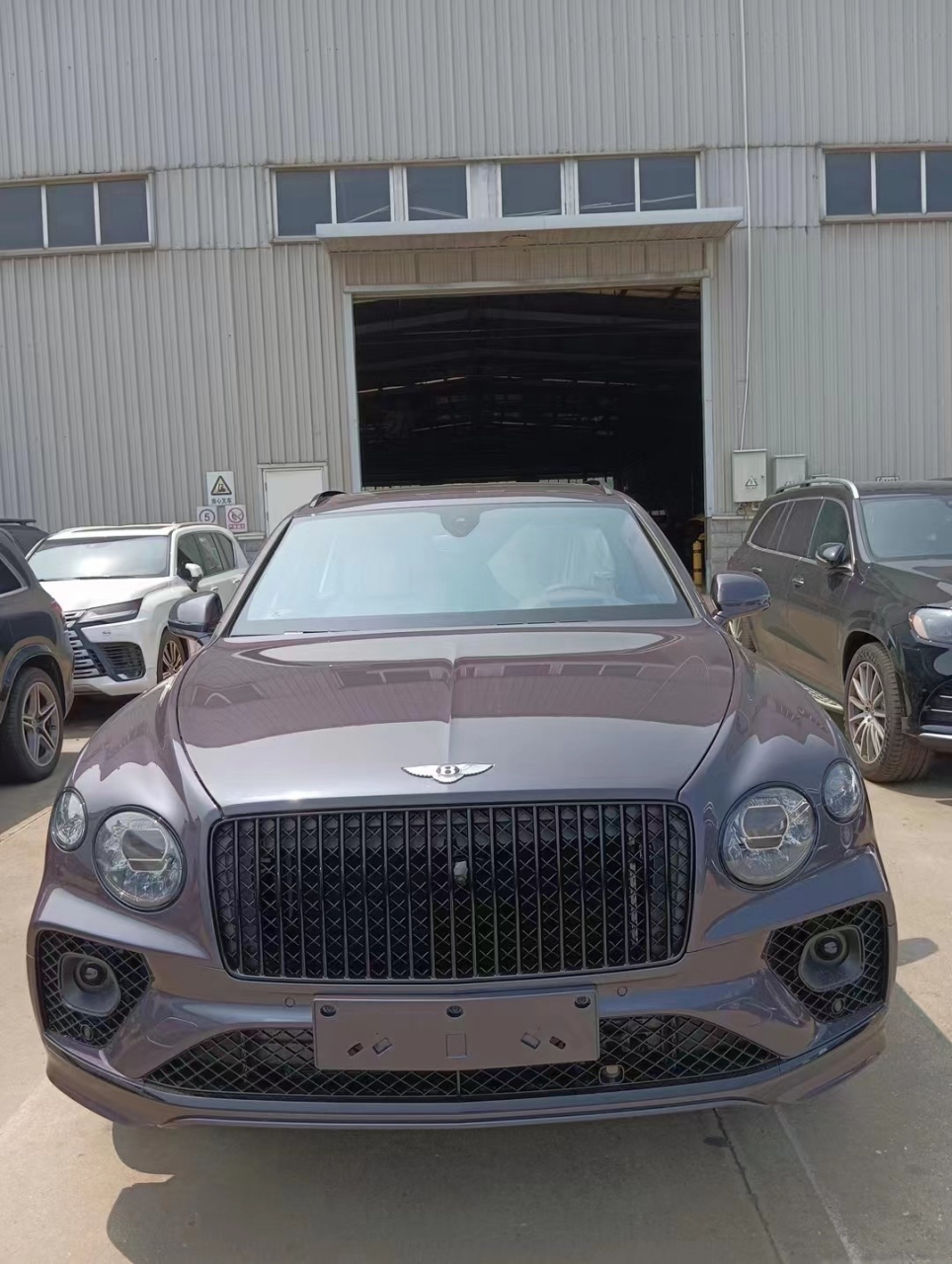 平行进口宾利添越限量版紫气东来