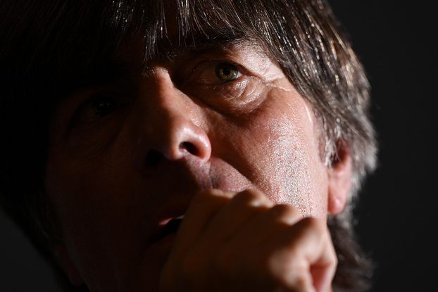 经过一系列冲突和误解,最终两人相互理解,和解相处