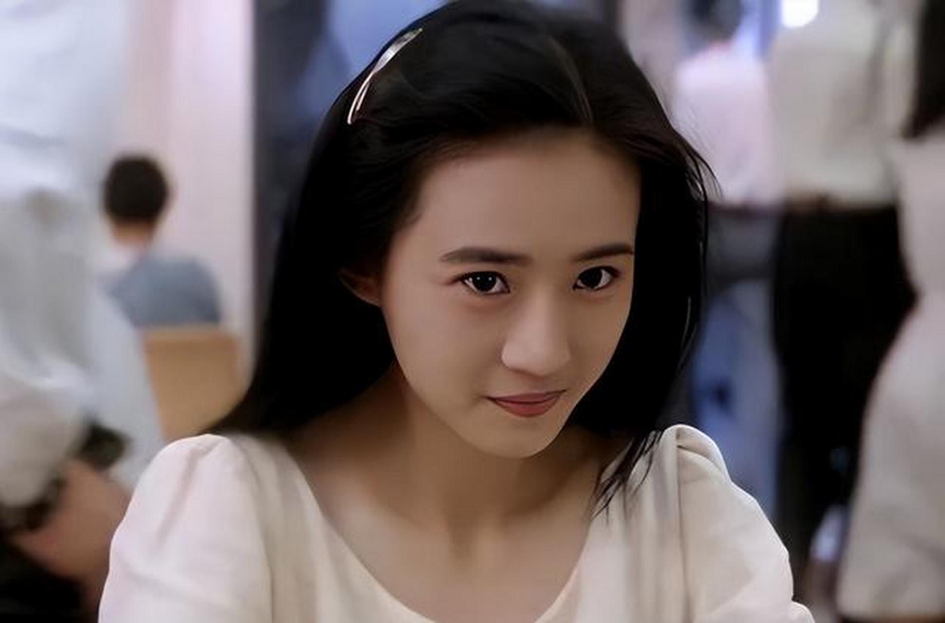 "最美尼姑"桑妮在前途无量时,因拒绝潜规则选择剃度出家,在中台禅寺.