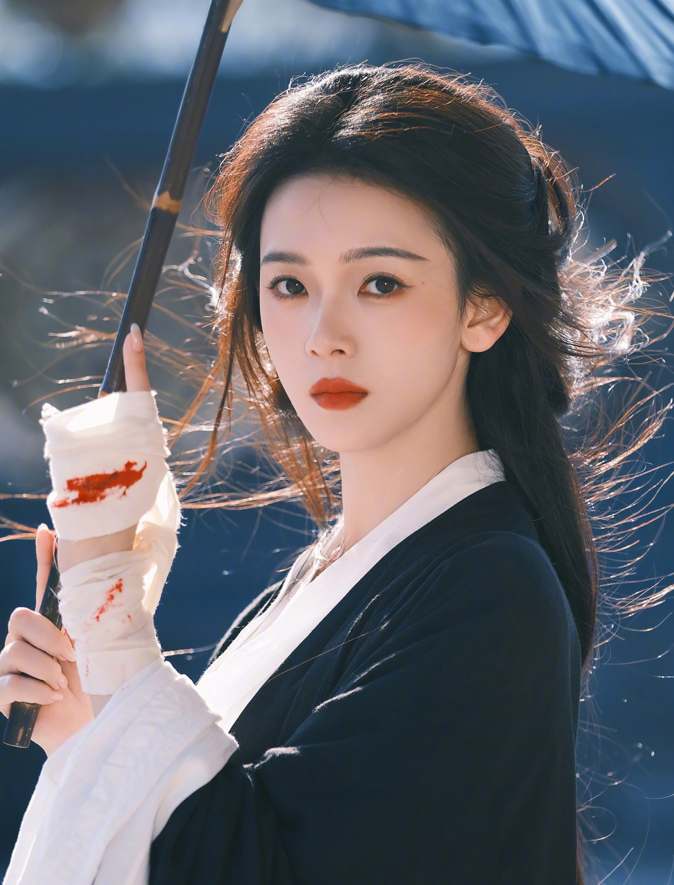 陈瑶最新古装大片,楚楚可怜又眼神坚毅!