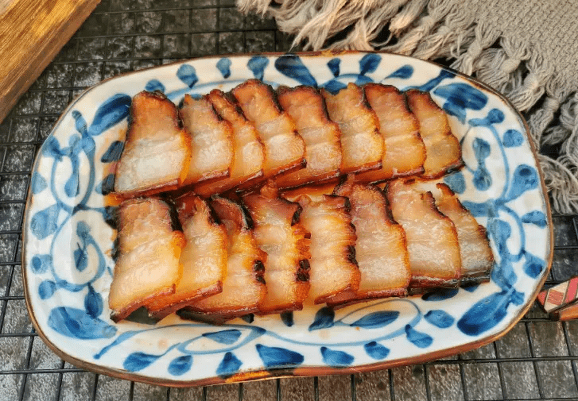 酱油浸泡五花肉图片