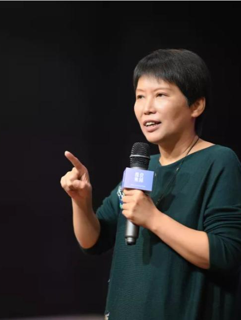 曲黎敏:老年人"腿肿脚肿"不要慌,了解根源,才会一劳永逸!-度小视