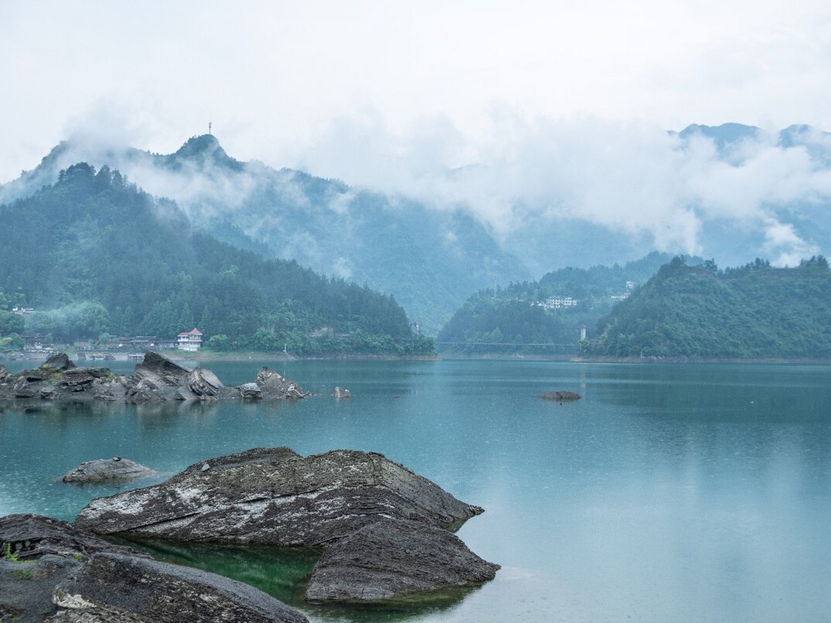 趣游清明#重庆黔江小南海:高山湖泊与地震遗迹的绝美融合.