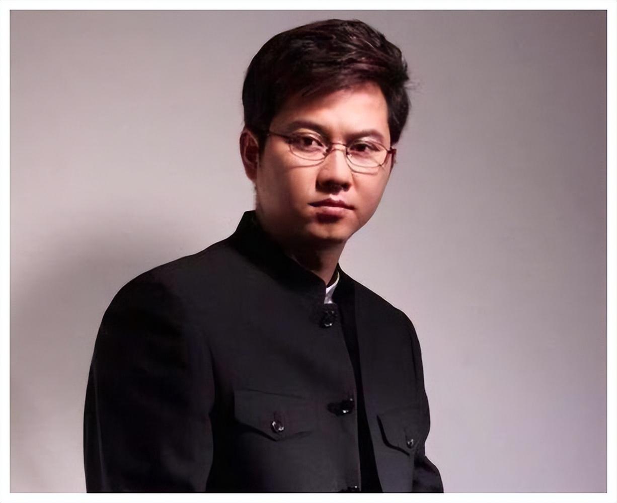 回顾情感主持人赵川两婚两离三婚娶小16岁娇妻他们过得好吗