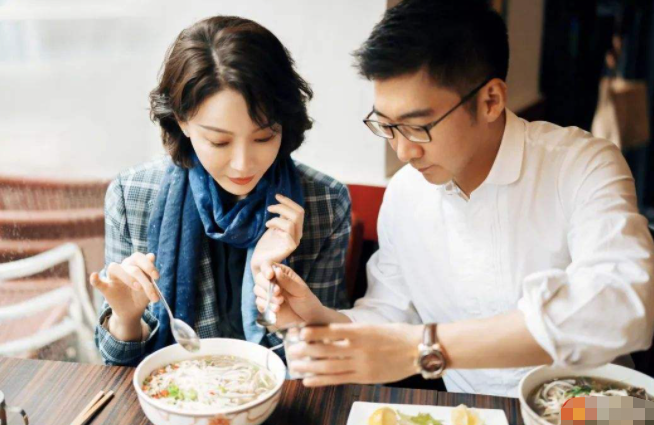 回顾陈数嫁给离异带娃的老公为继子不生孩子就好好爱他吧