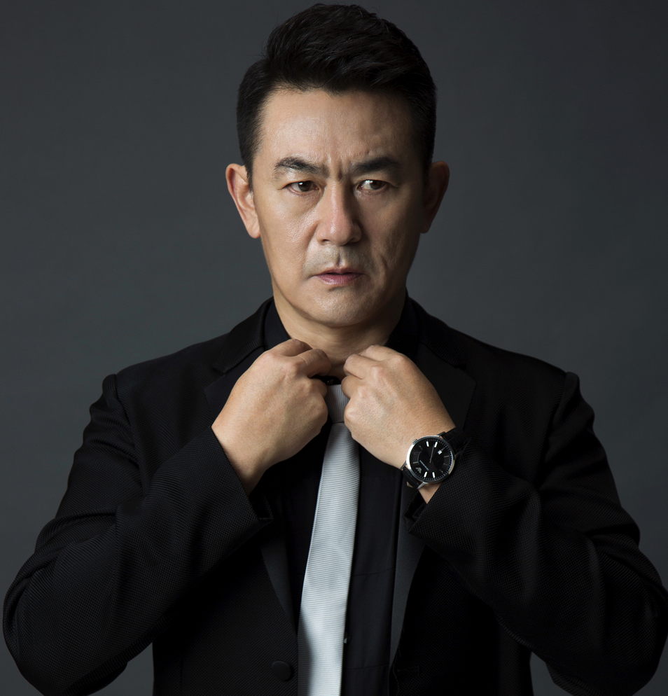 回顾李洪涛曾是铁路工人娶老师的女儿为妻结婚30年零绯闻