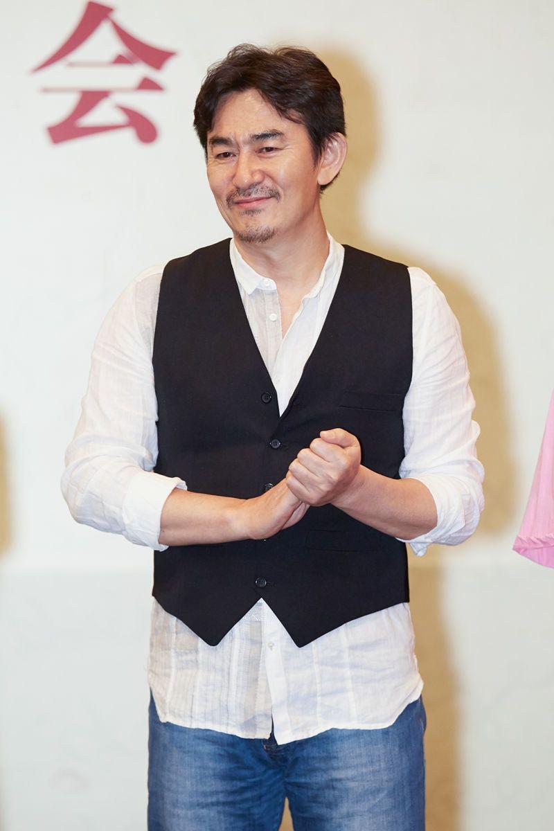 回顾李洪涛曾是铁路工人娶老师的女儿为妻结婚30年零绯闻