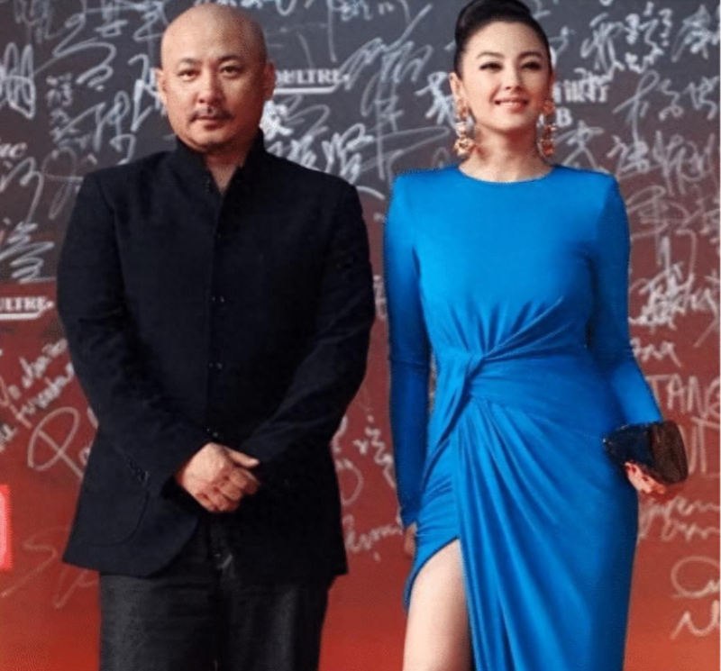 在演艺圈认识了年轻貌美的张雨绮,身材更是一绝,于是和蒋雯丽分手后