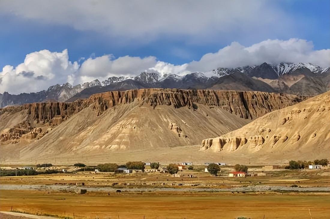 回顾塔吉克族美女众多且能歌善舞却不允许与外族通婚为何