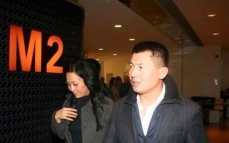 回顾孟桐爱上未婚生子的那英爱妻子的全部对继子视如己出