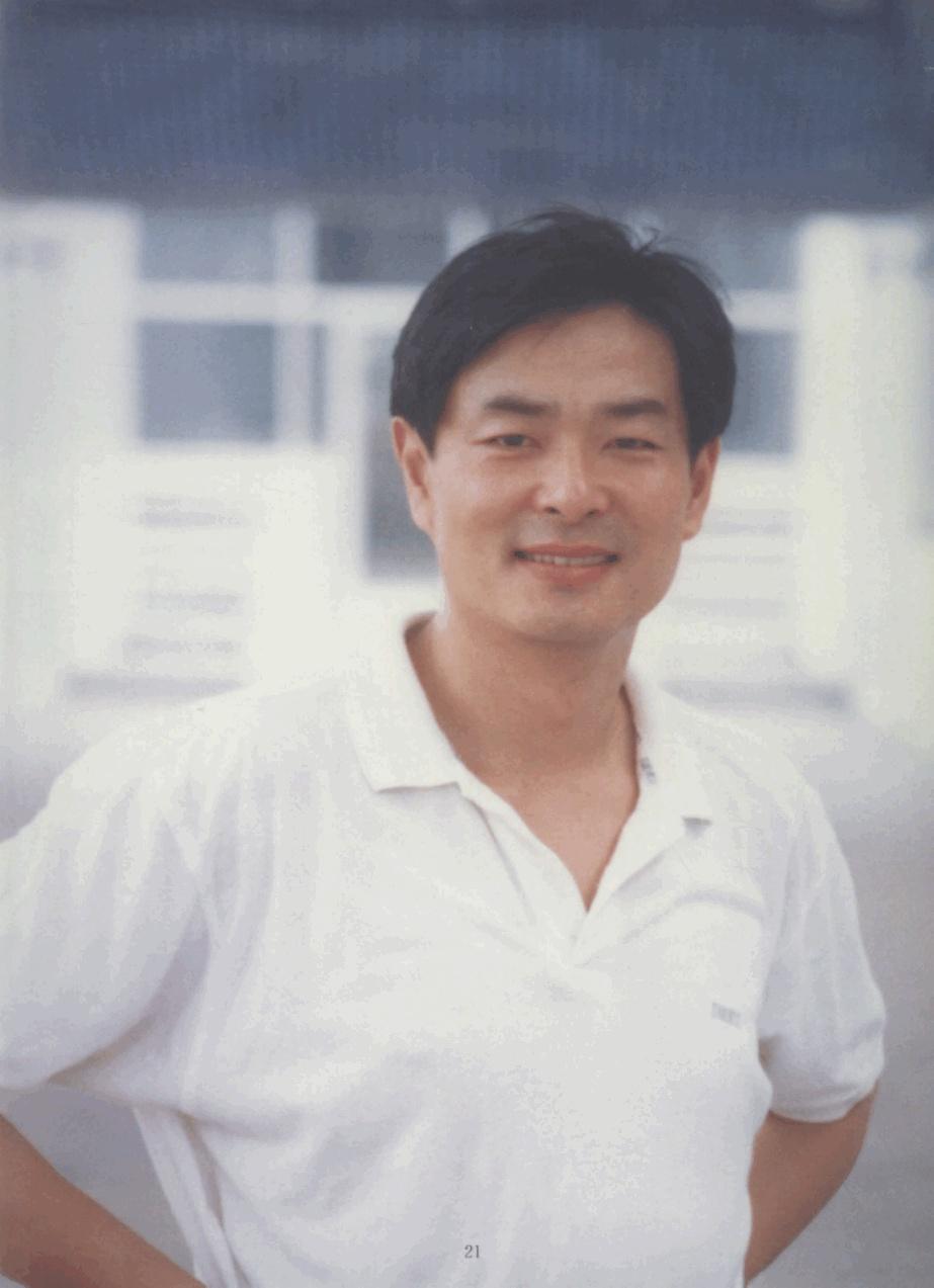 回顾濮存昕27年前全国走红巅峰时隐退名利亲情他选择让人流泪