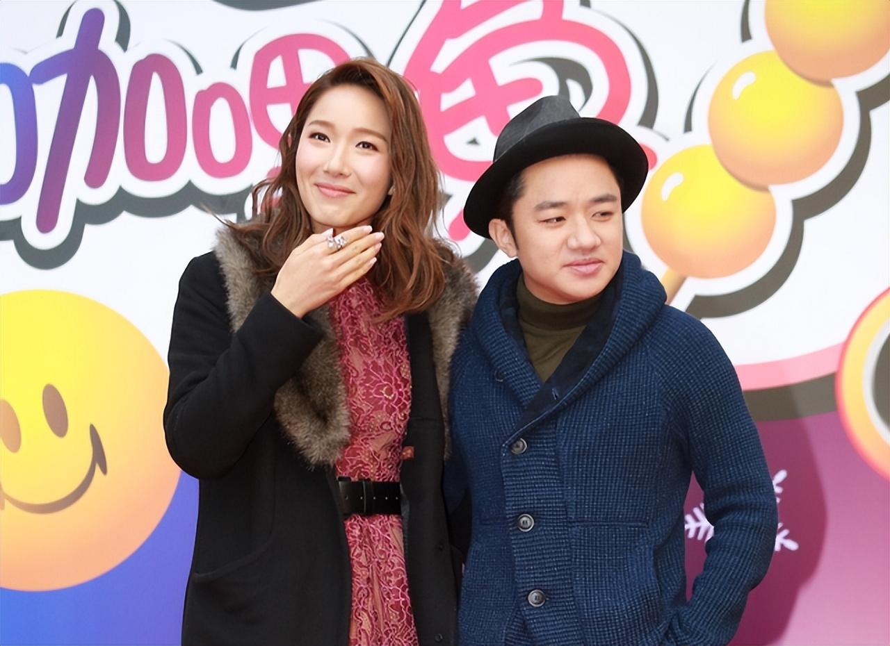 她的老公是大家熟悉的艺人,通过真人秀综艺节目成功出圈.