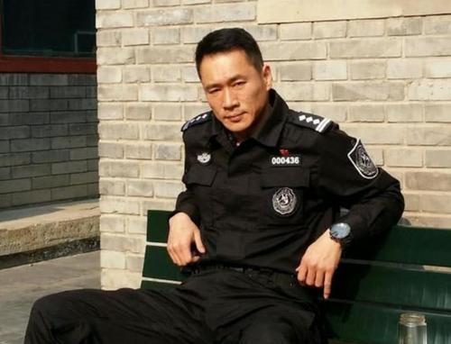 回顾丁海峰娶大他2岁的初恋妻子患癌后放弃事业守在她身边