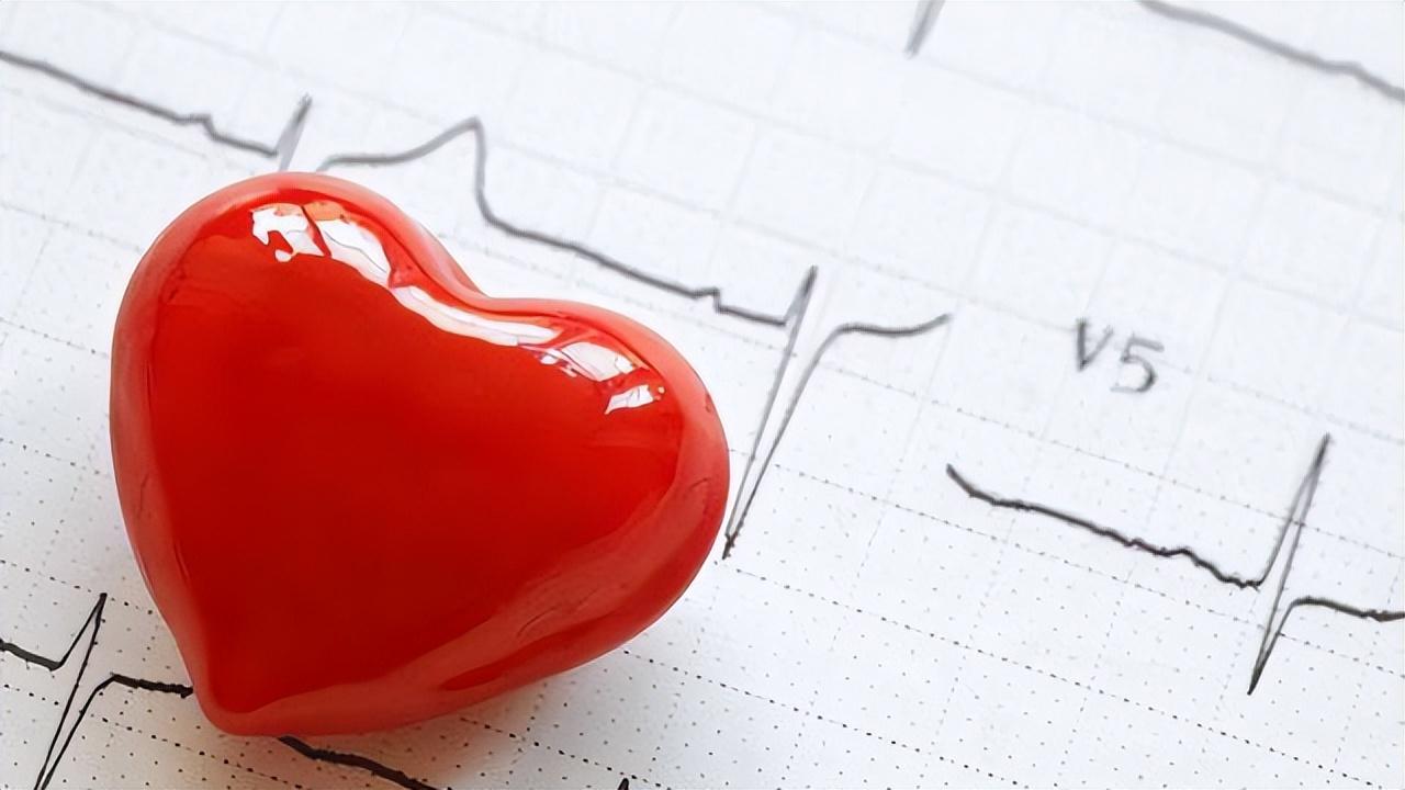 2000年57岁大叔移植26岁小伙的心脏后性情大变梦到被人追杀