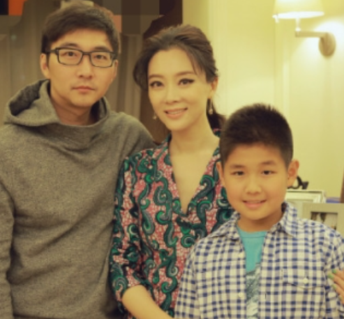 回顾陈数嫁给离异带娃的老公为继子不生孩子就好好爱他吧