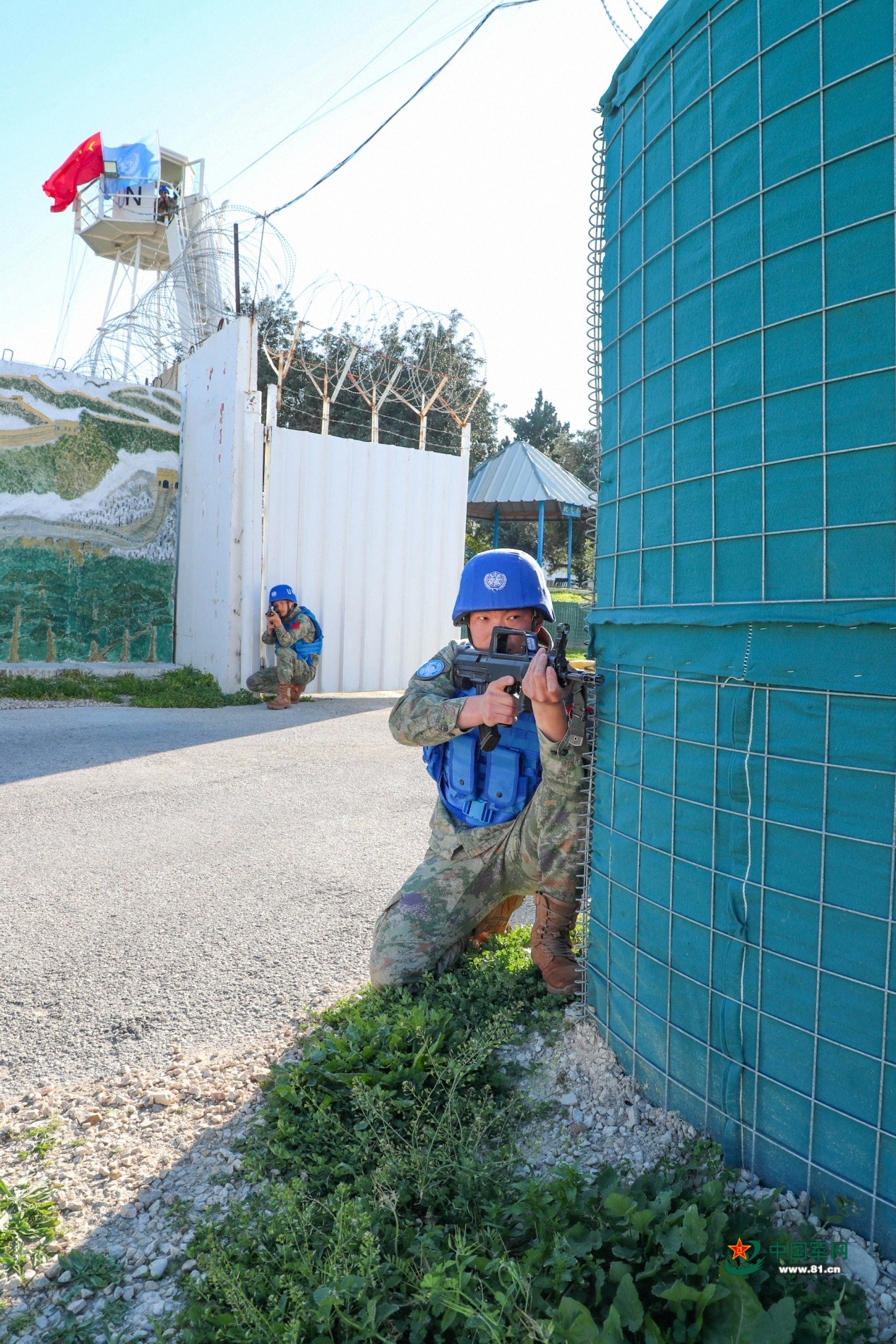 我第22批赴黎巴嫩维和部队多功能工兵分队组织营门应急演练