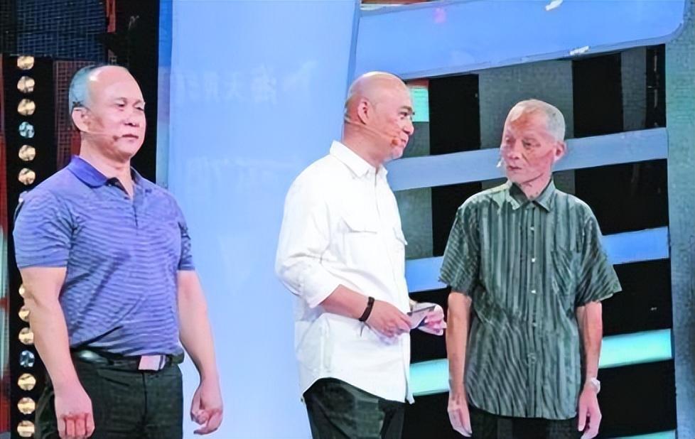 1994年安徽农村两兄弟突然得知父亲是特工弟弟是巨星成龙