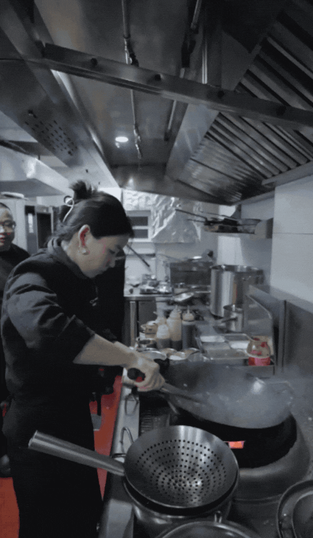 985学霸转行做厨师月薪5k从不后悔