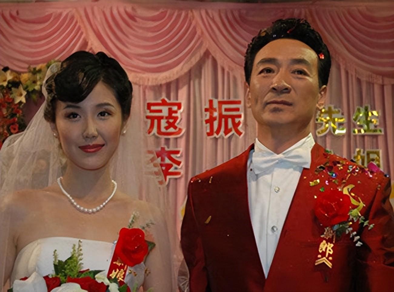 回顾69岁寇振海现状白发老态儿子上高中妻子风韵犹存