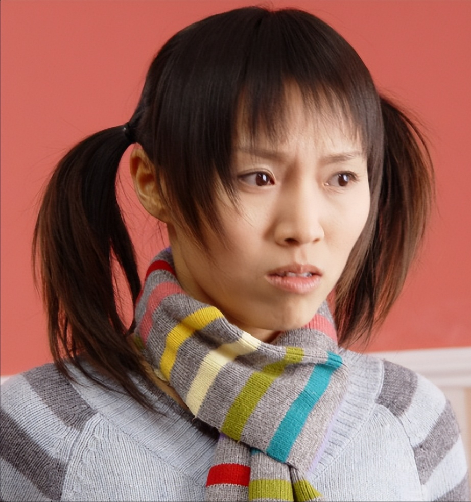 回顾长得丑演技还烂装疯卖傻倒胃口就差把关系户写脸上了