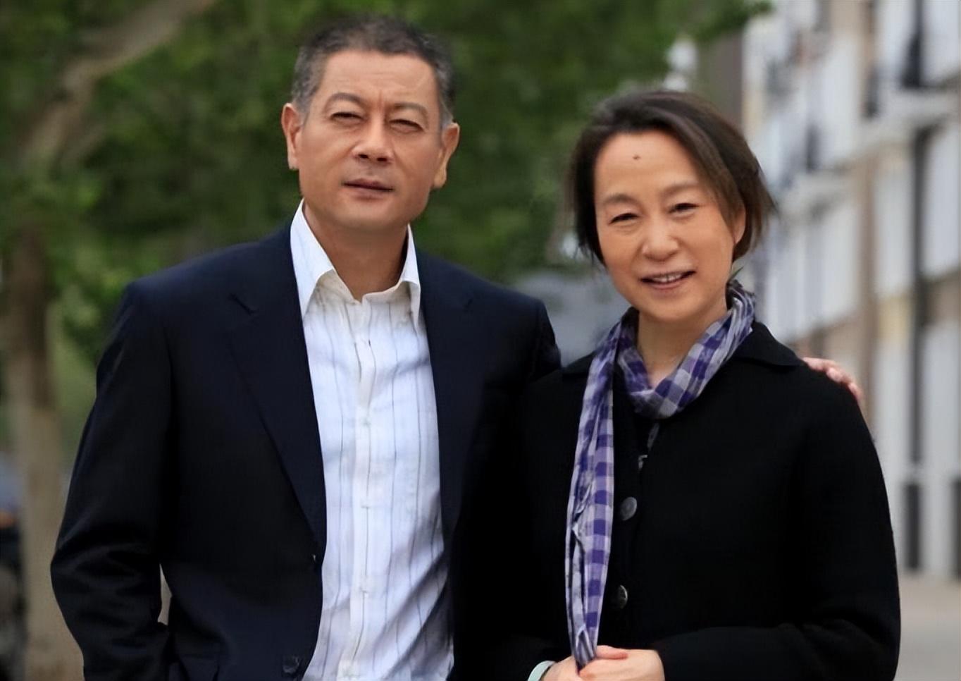 回顾:巫刚与赵英离婚,她退圈当老板,他62岁未婚与陈瑾纠缠不清