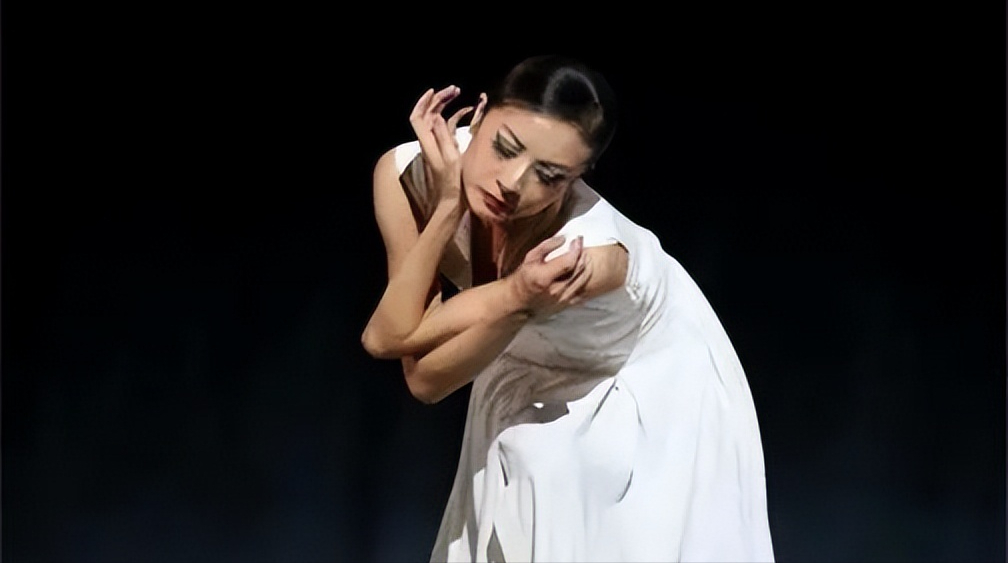 回顾她被称芭蕾女皇金星唯一佩服的舞蹈家46岁嫁医疗创投博士