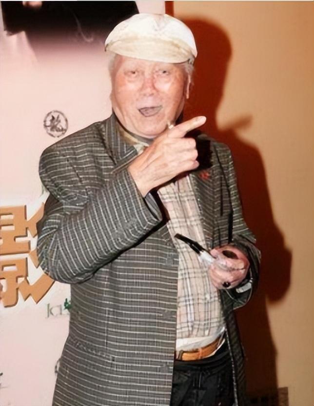 1994年安徽农村两兄弟突然得知父亲是特工弟弟是巨星成龙