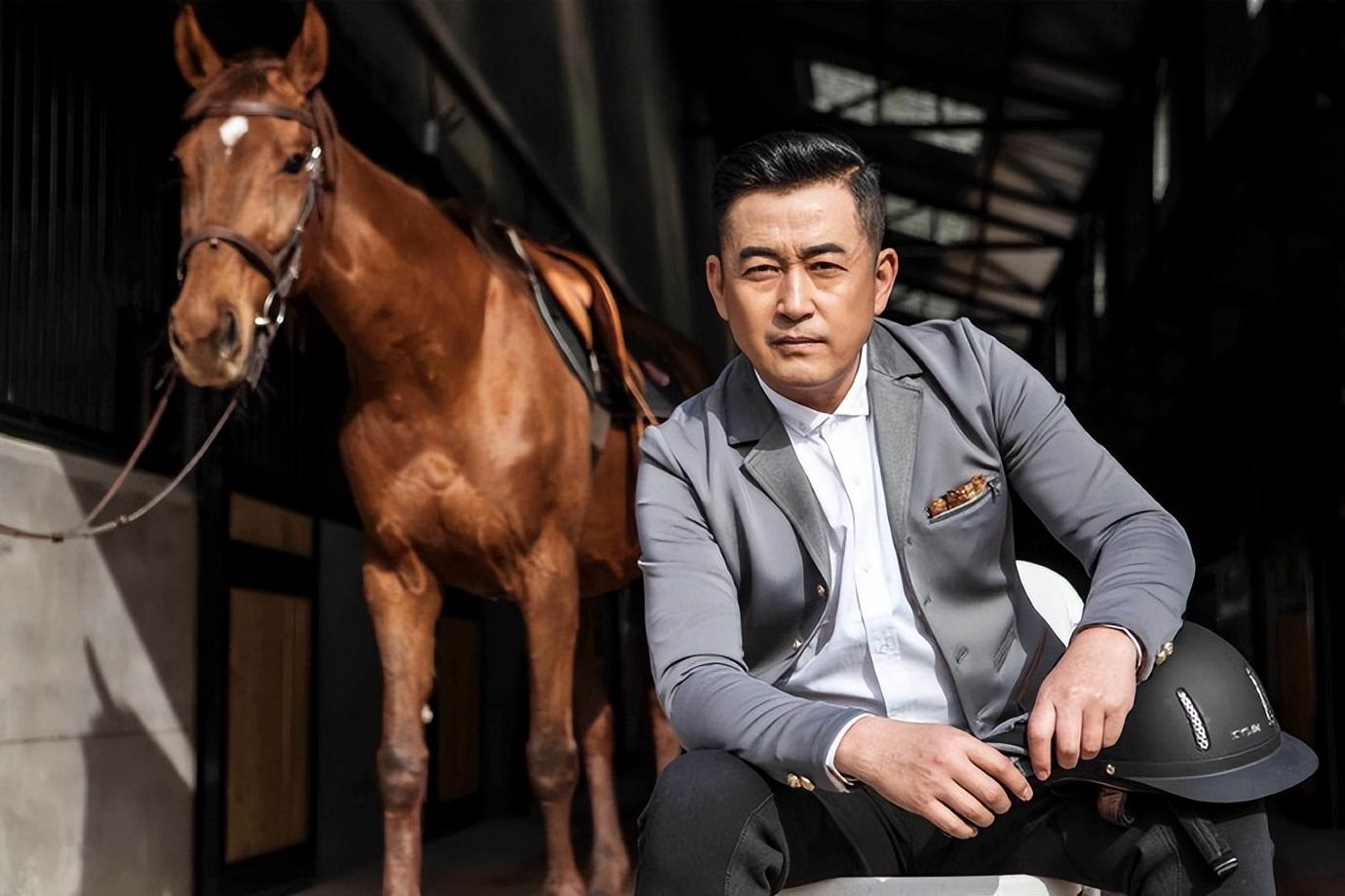 回顾王志飞一婚失败与张歆艺携手7年三天闪婚张定涵获幸福