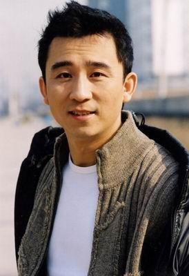 回顾丑娘张少华被干儿子宠上天际却为何对亲儿子充满愧疚