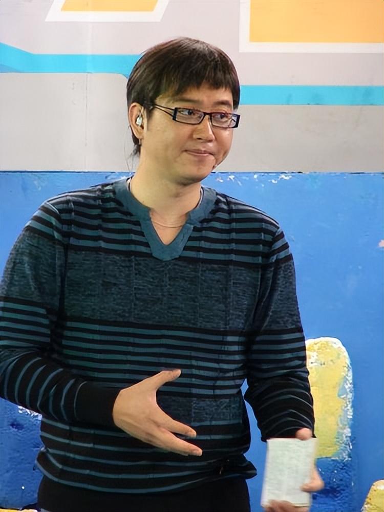 回顾情感主持人赵川两婚两离三婚娶小16岁娇妻他们过得好吗