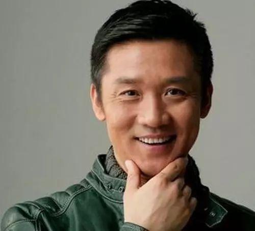 回顾演员黄志忠与前妻13年共度风雨离婚那天儿子的话让他落泪