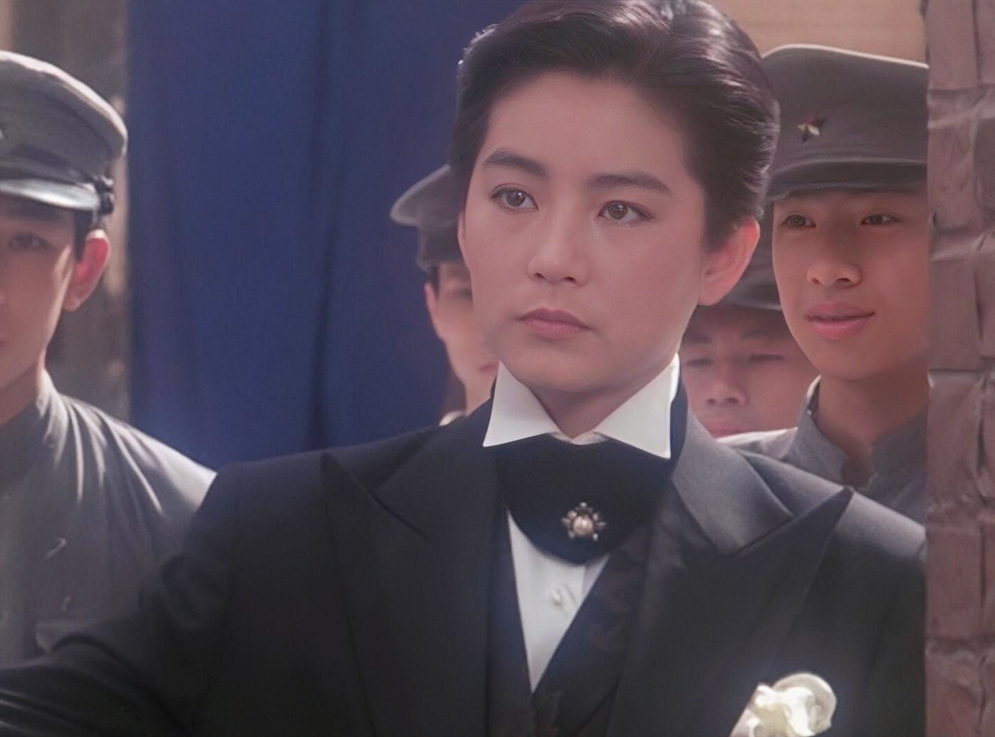 简直是最早期的男装大佬,这谁看了不迷糊.真的是"姐姐杀我".