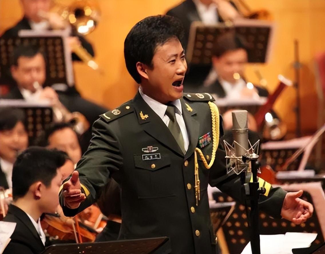 回顾耿为华娶小14岁女粉丝离婚那天抱着女儿痛哭女儿成他骄傲