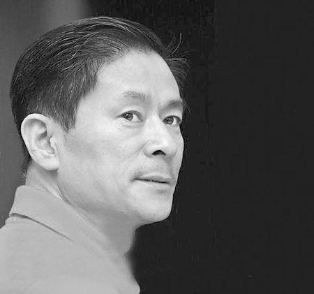 回顾方舒:被误解27年,离婚后独自带娃20年,64岁活成老百姓模样