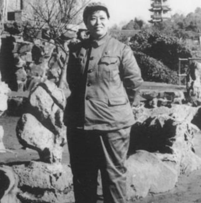 韩岫岩逝世后王近山小姨子去遗体告别距上次被姐姐怀疑已50年