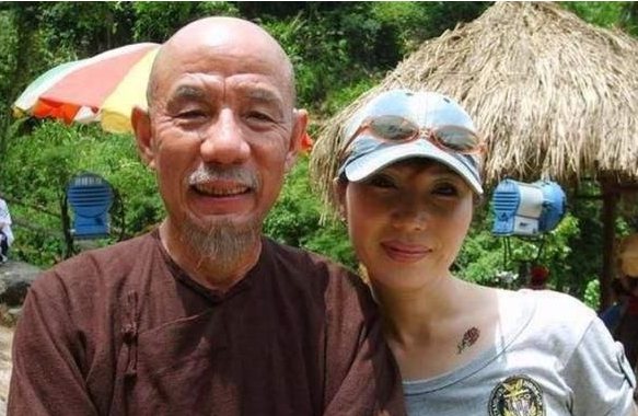 回顾老戏骨魏宗万娶房东的女儿把继女宠成宝房产全留给妻女