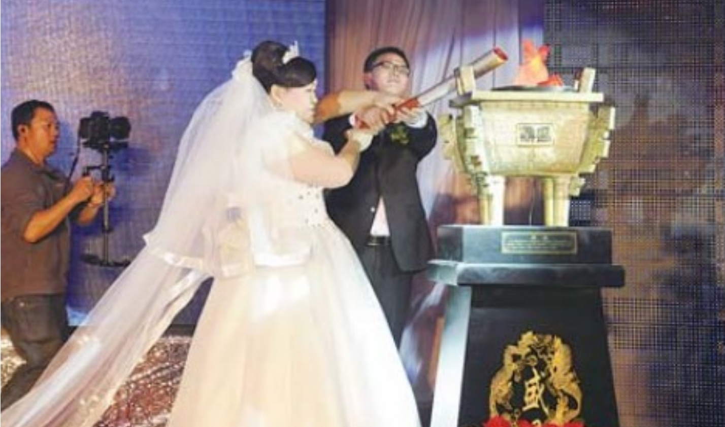 2004年,那位"冒死一举"为国夺冠的举重员唐功红,后来怎样了?