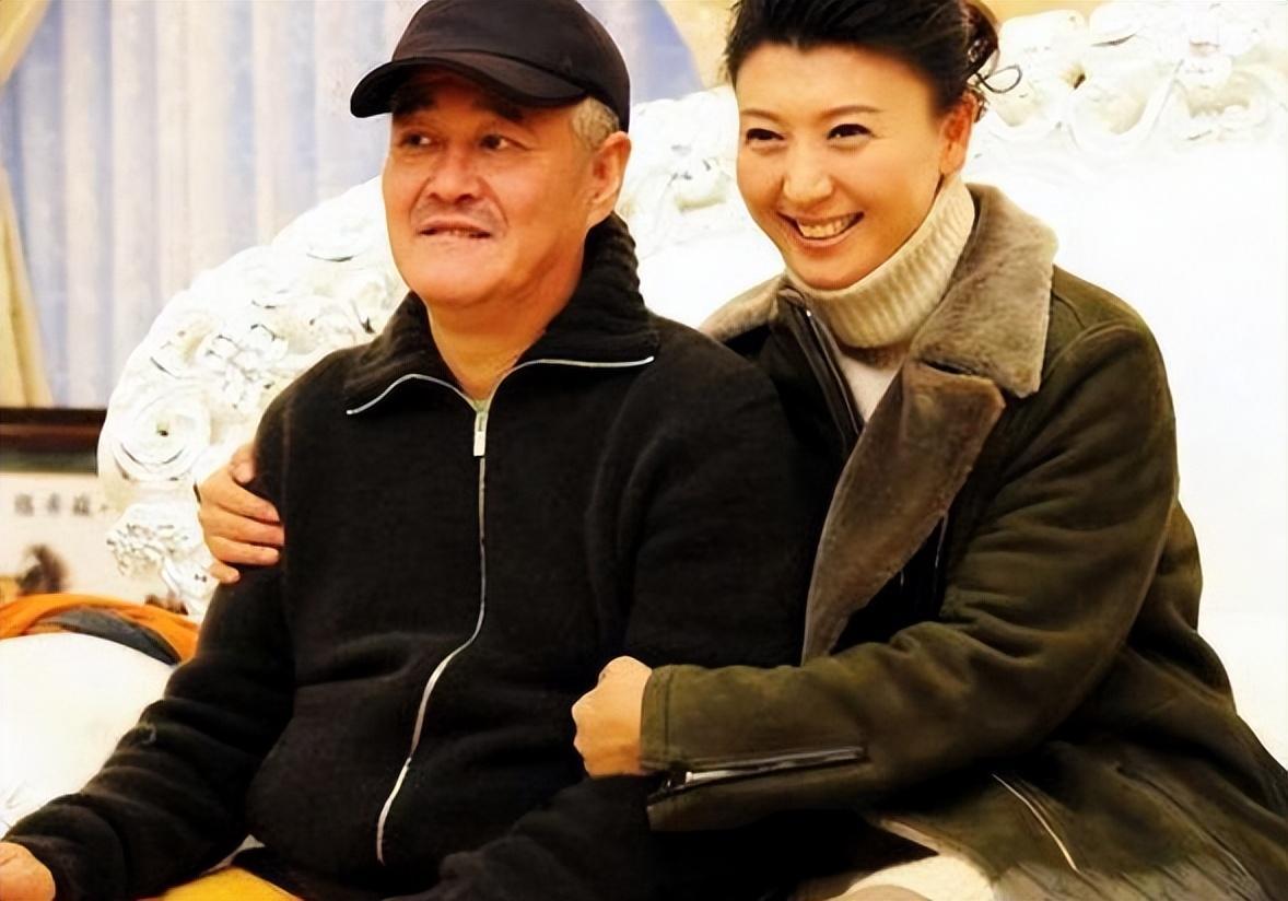 回顾一场直播暴露师级干部闫学晶真实财力农民根本不敢想
