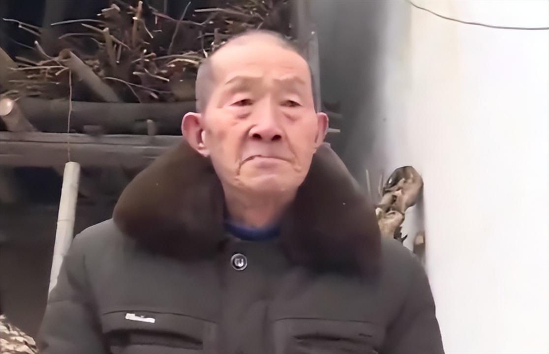 王新宇猜想两人是不是回了老家,他先是找到了李文秀的老家新化,家中没