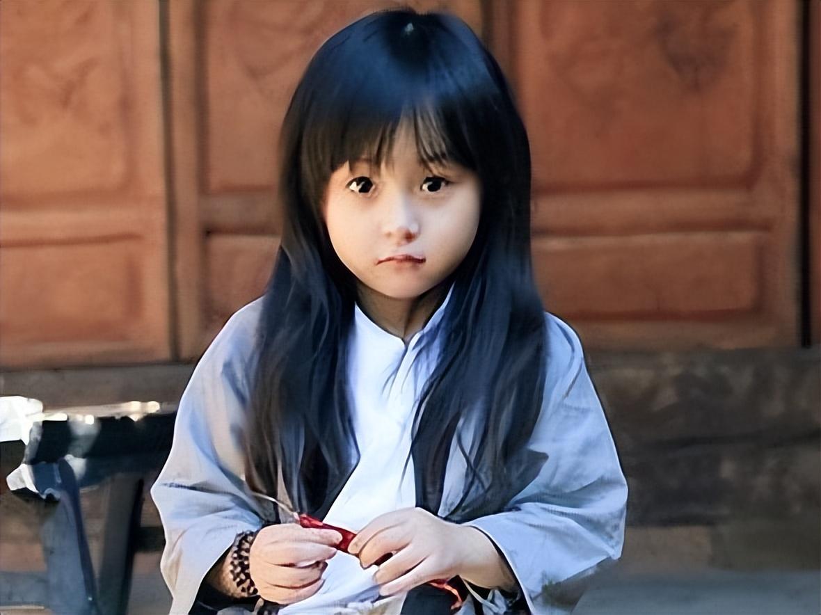 回顾刘楚恬2岁出道6岁爆红全国如今14岁的她怎么样了