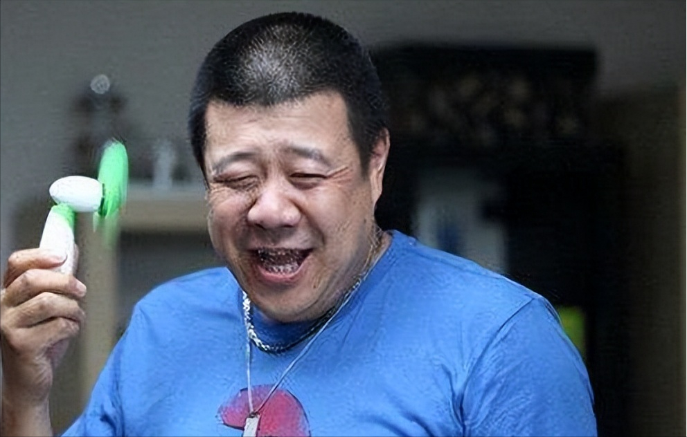 回顾秦卫东喝酒毁2段婚姻今瘦到脱相还好3婚获幸福