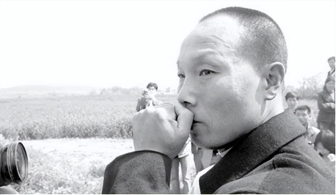 佘祥林的父母不相信自己的儿子会做出这种事情,在佘祥林入狱期间,他们