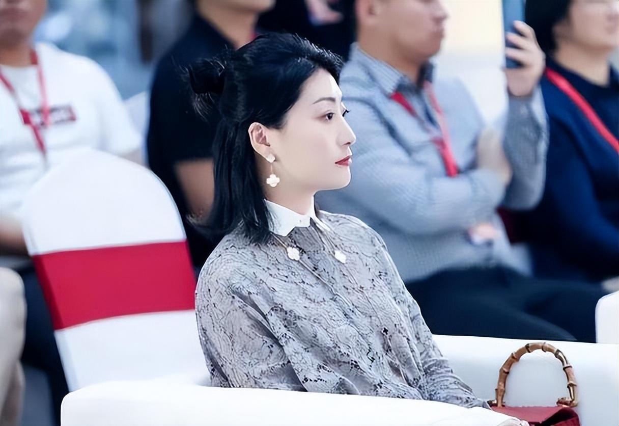 回顾:网友的评价为何差别"这么"大,难道宗馥莉真的没有"富贵相"吗