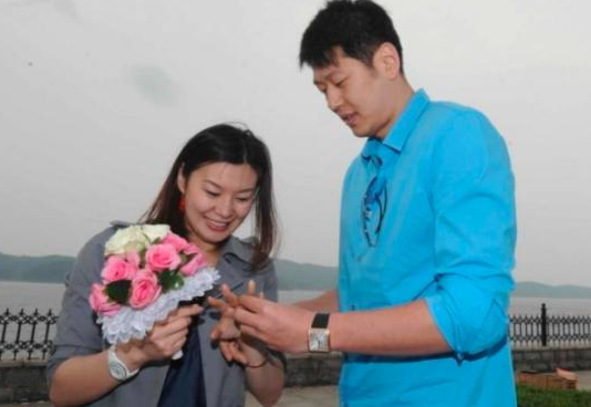 妻子离世,莫科伤心欲绝,一夜白头