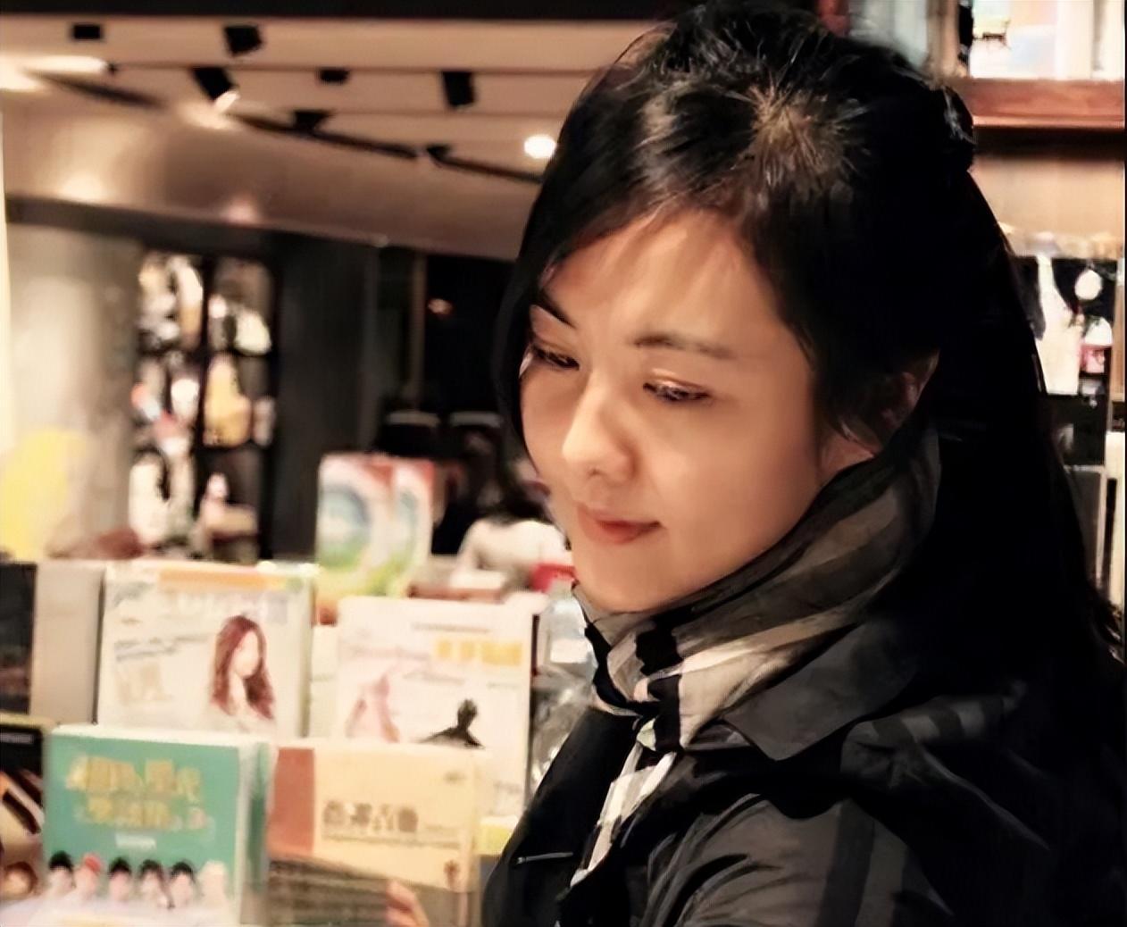 回顾李健32岁父亲离世妻子在最艰难时嫁给他成名后绝不辜负