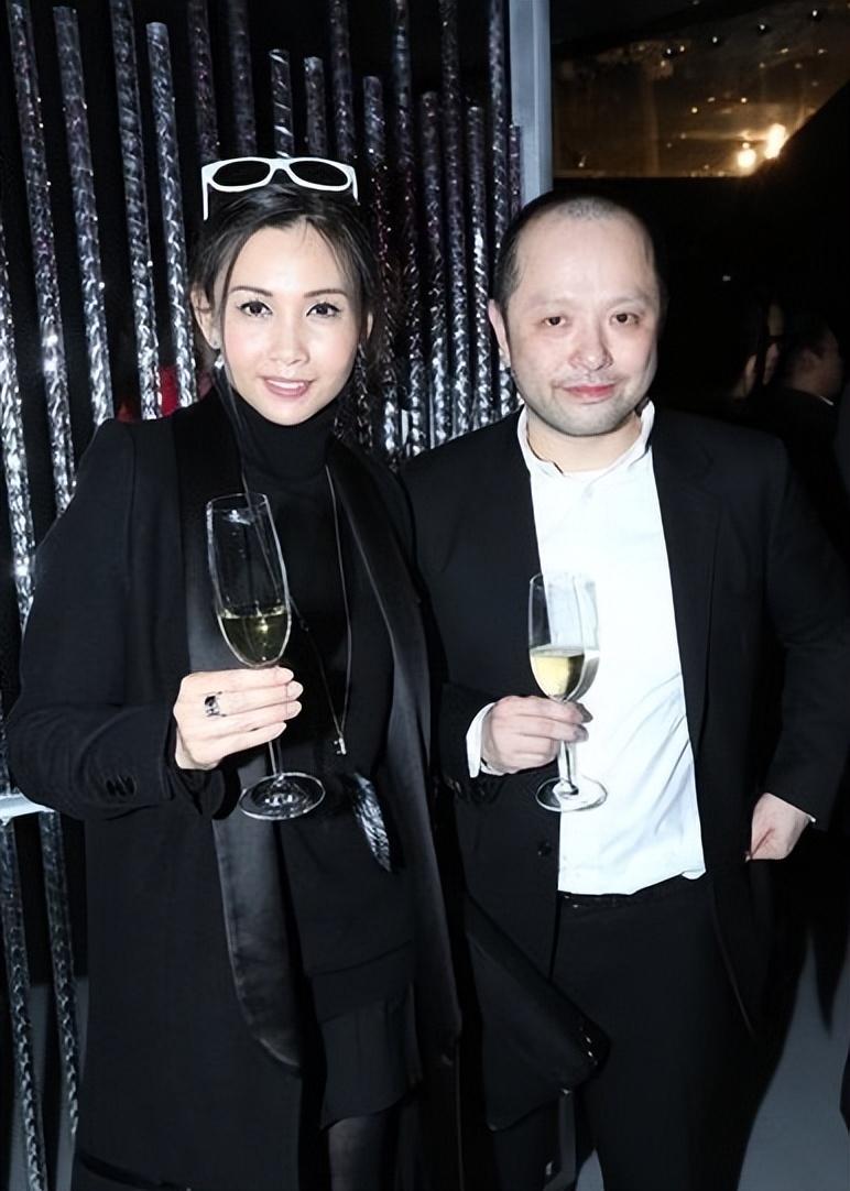 回顾被老头娶回家的4位女星个个都绝世美人却鲜花插在牛粪上
